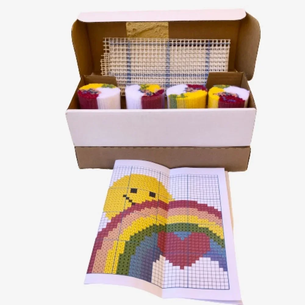 Vintage Carson WonderArt Latch Hook Craft Kit SUNSHINE RAINBOW Smiley Sun New
